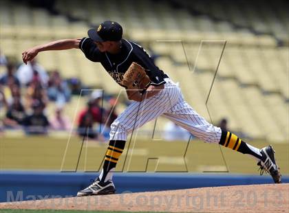 Thumbnail 2 in Cleveland vs. San Fernando (CIF LACS D1 Final) photogallery.