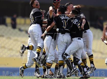 Thumbnail 3 in Cleveland vs. San Fernando (CIF LACS D1 Final) photogallery.