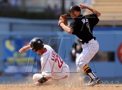 Thumbnail 3 in Cleveland vs. San Fernando (CIF LACS D1 Final) photogallery.