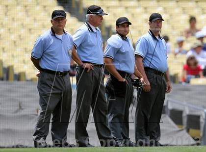 Thumbnail 3 in Cleveland vs. San Fernando (CIF LACS D1 Final) photogallery.