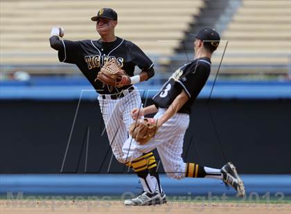 Thumbnail 2 in Cleveland vs. San Fernando (CIF LACS D1 Final) photogallery.