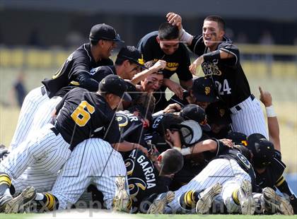 Thumbnail 1 in Cleveland vs. San Fernando (CIF LACS D1 Final) photogallery.