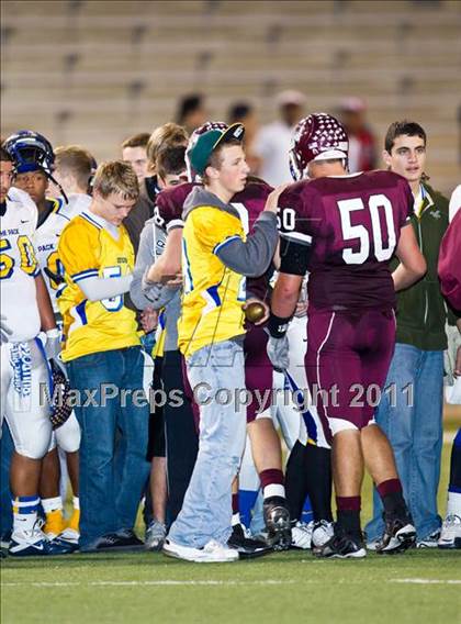 Thumbnail 2 in Chapel Hill vs. Columbia (3A Regional Semifinals) photogallery.