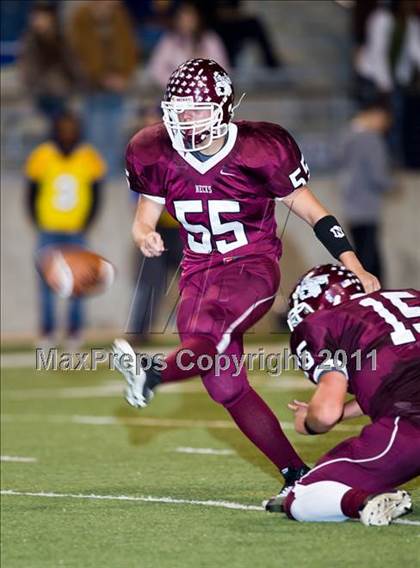 Thumbnail 3 in Chapel Hill vs. Columbia (3A Regional Semifinals) photogallery.