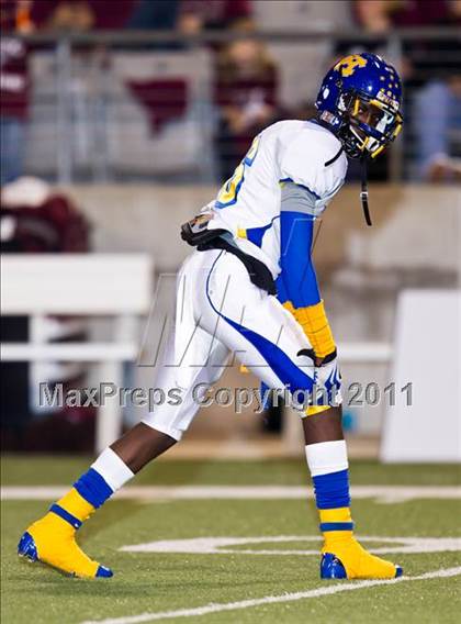 Thumbnail 1 in Chapel Hill vs. Columbia (3A Regional Semifinals) photogallery.