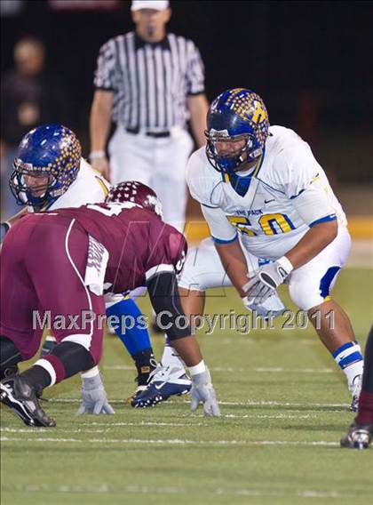 Thumbnail 2 in Chapel Hill vs. Columbia (3A Regional Semifinals) photogallery.