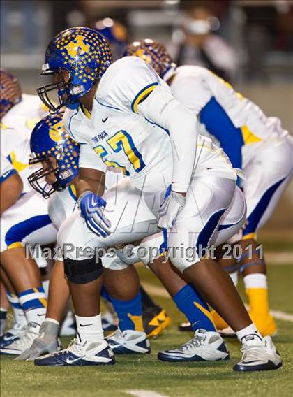 Thumbnail 3 in Chapel Hill vs. Columbia (3A Regional Semifinals) photogallery.