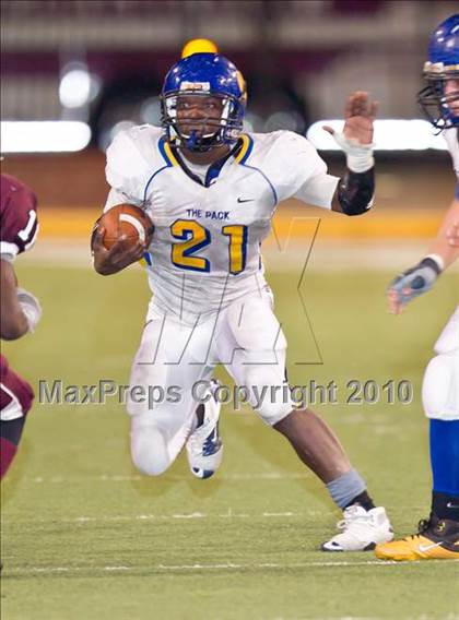 Thumbnail 1 in Chapel Hill vs. Columbia (3A Regional Semifinals) photogallery.