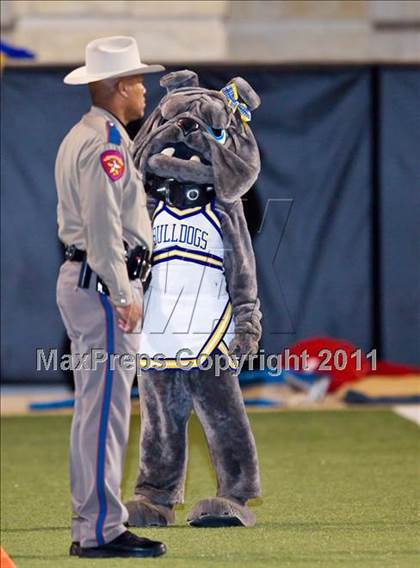 Thumbnail 1 in Chapel Hill vs. Columbia (3A Regional Semifinals) photogallery.