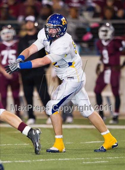 Thumbnail 2 in Chapel Hill vs. Columbia (3A Regional Semifinals) photogallery.