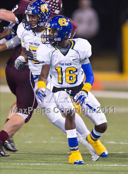 Thumbnail 2 in Chapel Hill vs. Columbia (3A Regional Semifinals) photogallery.