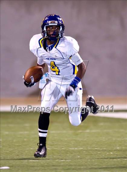 Thumbnail 3 in Chapel Hill vs. Columbia (3A Regional Semifinals) photogallery.
