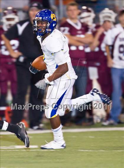 Thumbnail 3 in Chapel Hill vs. Columbia (3A Regional Semifinals) photogallery.