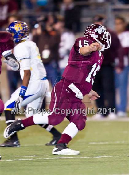 Thumbnail 2 in Chapel Hill vs. Columbia (3A Regional Semifinals) photogallery.