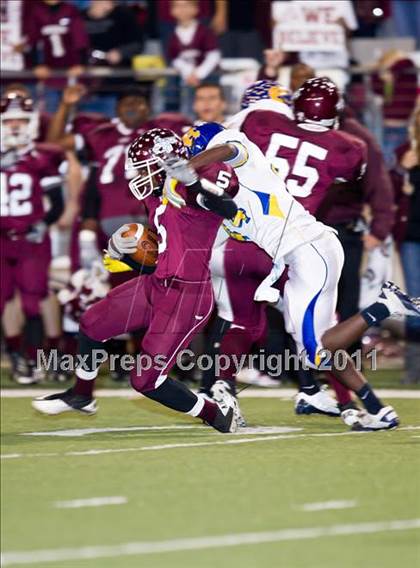 Thumbnail 1 in Chapel Hill vs. Columbia (3A Regional Semifinals) photogallery.