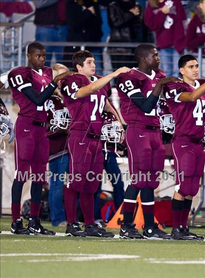 Thumbnail 1 in Chapel Hill vs. Columbia (3A Regional Semifinals) photogallery.