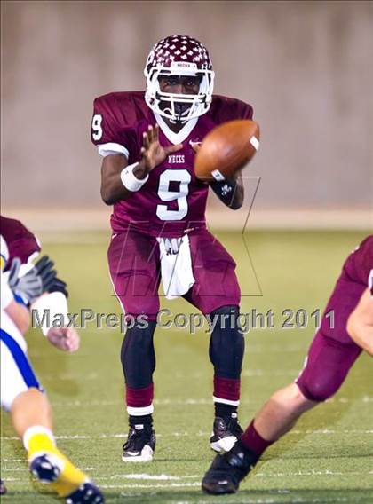 Thumbnail 1 in Chapel Hill vs. Columbia (3A Regional Semifinals) photogallery.