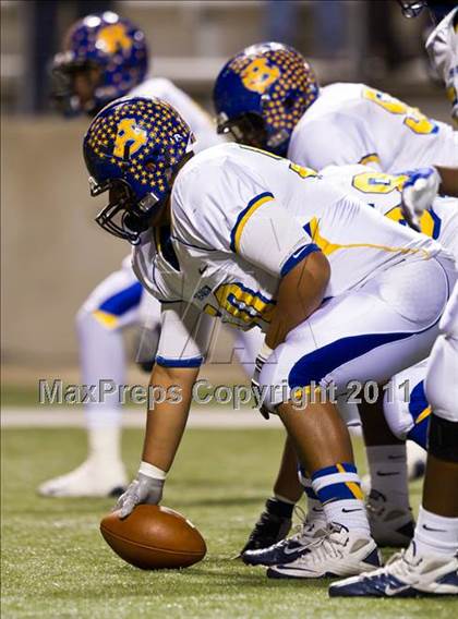 Thumbnail 2 in Chapel Hill vs. Columbia (3A Regional Semifinals) photogallery.