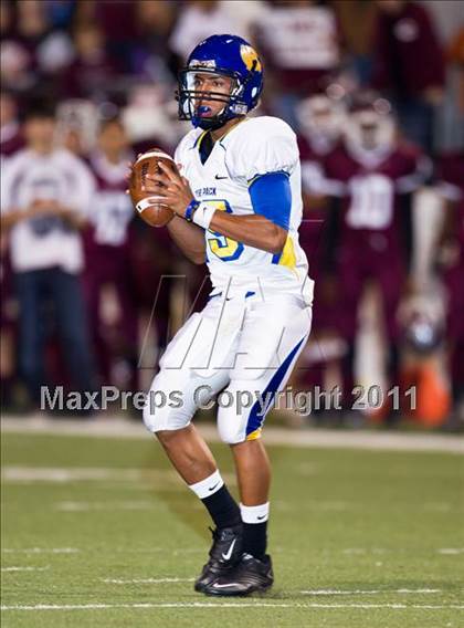 Thumbnail 1 in Chapel Hill vs. Columbia (3A Regional Semifinals) photogallery.