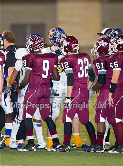 Thumbnail 1 in Chapel Hill vs. Columbia (3A Regional Semifinals) photogallery.