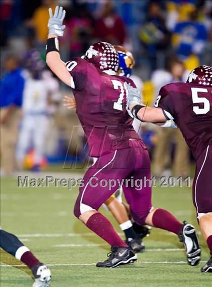 Thumbnail 1 in Chapel Hill vs. Columbia (3A Regional Semifinals) photogallery.