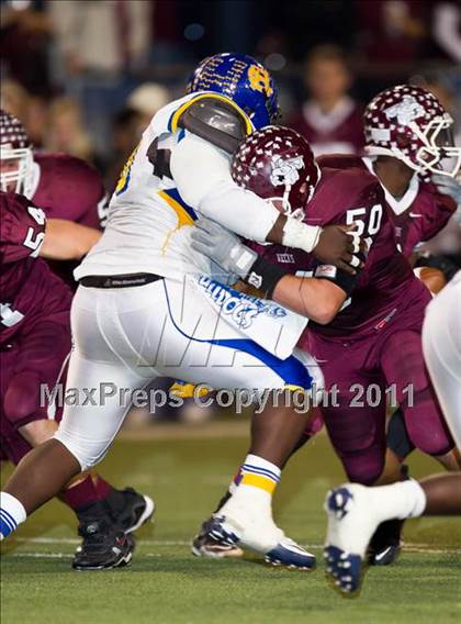 Thumbnail 2 in Chapel Hill vs. Columbia (3A Regional Semifinals) photogallery.