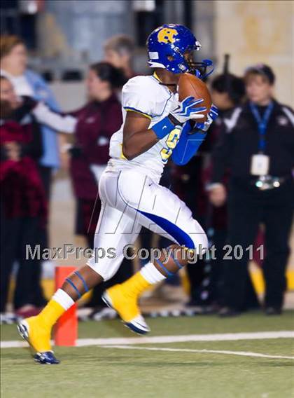 Thumbnail 1 in Chapel Hill vs. Columbia (3A Regional Semifinals) photogallery.