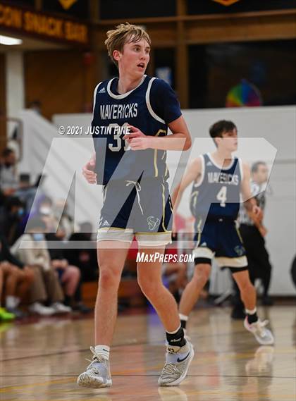 Thumbnail 3 in Francis Parker vs. La Costa Canyon (Torrey Pines Holiday Classic) photogallery.