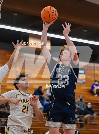 Thumbnail 3 in Francis Parker vs. La Costa Canyon (Torrey Pines Holiday Classic) photogallery.