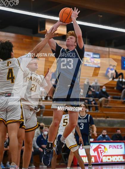 Thumbnail 2 in Francis Parker vs. La Costa Canyon (Torrey Pines Holiday Classic) photogallery.