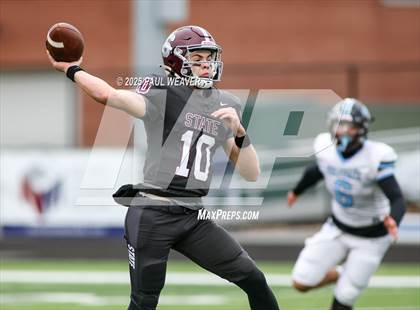 Thumbnail 3 in State College vs. Wilkes-Barre (PIAA Class 6A First Round) photogallery.