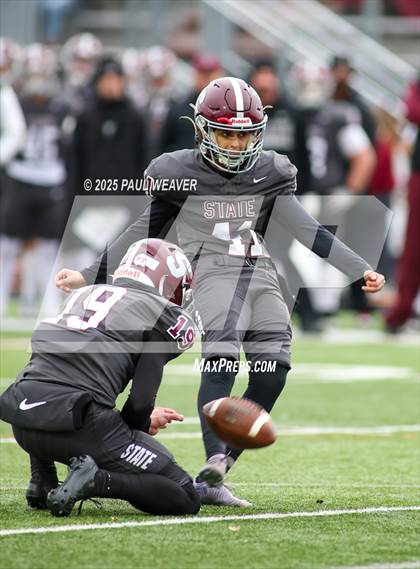 Thumbnail 2 in State College vs. Wilkes-Barre (PIAA Class 6A First Round) photogallery.