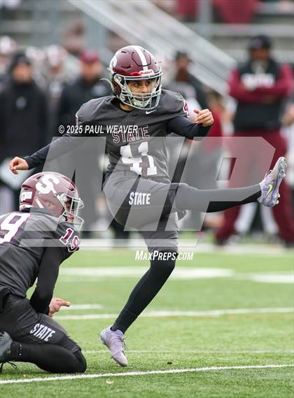 Thumbnail 3 in State College vs. Wilkes-Barre (PIAA Class 6A First Round) photogallery.