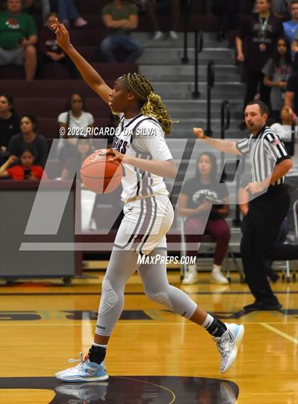 Thumbnail 3 in Cinco Ranch vs Mayde Creek photogallery.