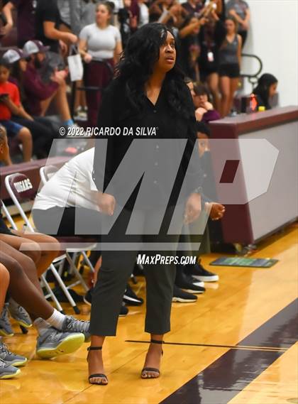 Thumbnail 3 in Cinco Ranch vs Mayde Creek photogallery.