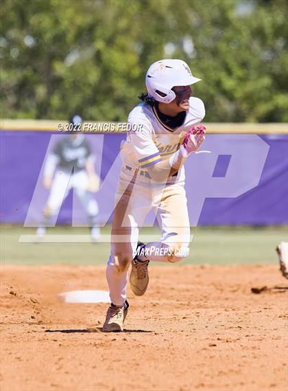 Thumbnail 2 in Lennard vs. Robinson photogallery.