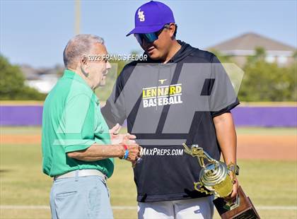 Thumbnail 1 in Lennard vs. Robinson photogallery.