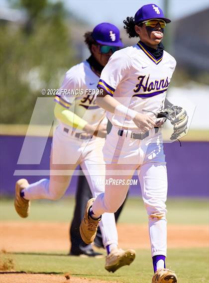 Thumbnail 3 in Lennard vs. Robinson photogallery.