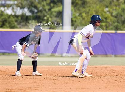 Thumbnail 1 in Lennard vs. Robinson photogallery.