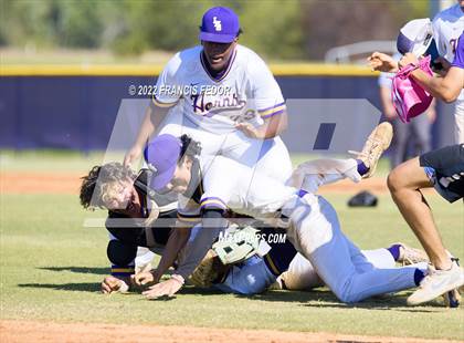 Thumbnail 3 in Lennard vs. Robinson photogallery.