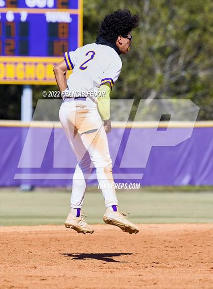 Thumbnail 2 in Lennard vs. Robinson photogallery.