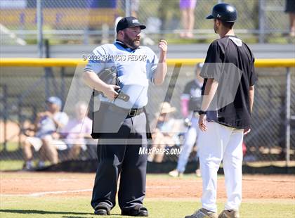 Thumbnail 3 in Lennard vs. Robinson photogallery.