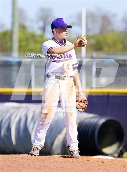 Thumbnail 2 in Lennard vs. Robinson photogallery.