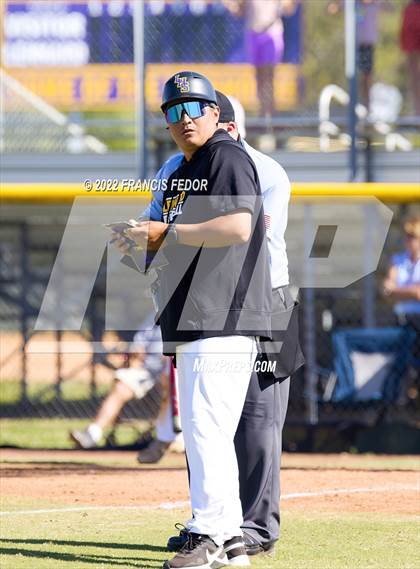 Thumbnail 2 in Lennard vs. Robinson photogallery.