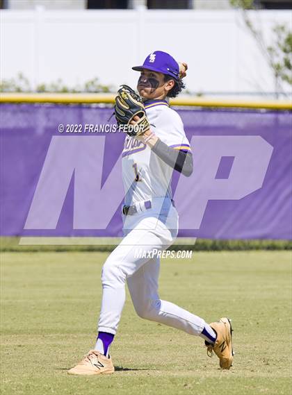 Thumbnail 3 in Lennard vs. Robinson photogallery.