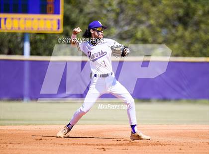 Thumbnail 3 in Lennard vs. Robinson photogallery.