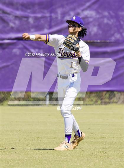 Thumbnail 2 in Lennard vs. Robinson photogallery.