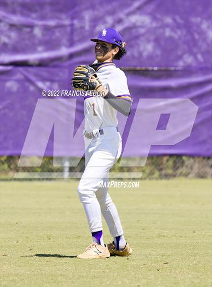 Thumbnail 1 in Lennard vs. Robinson photogallery.