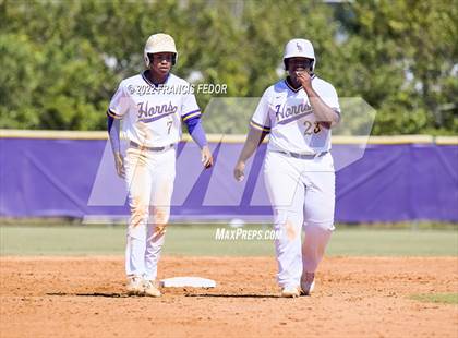Thumbnail 3 in Lennard vs. Robinson photogallery.