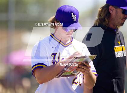 Thumbnail 2 in Lennard vs. Robinson photogallery.